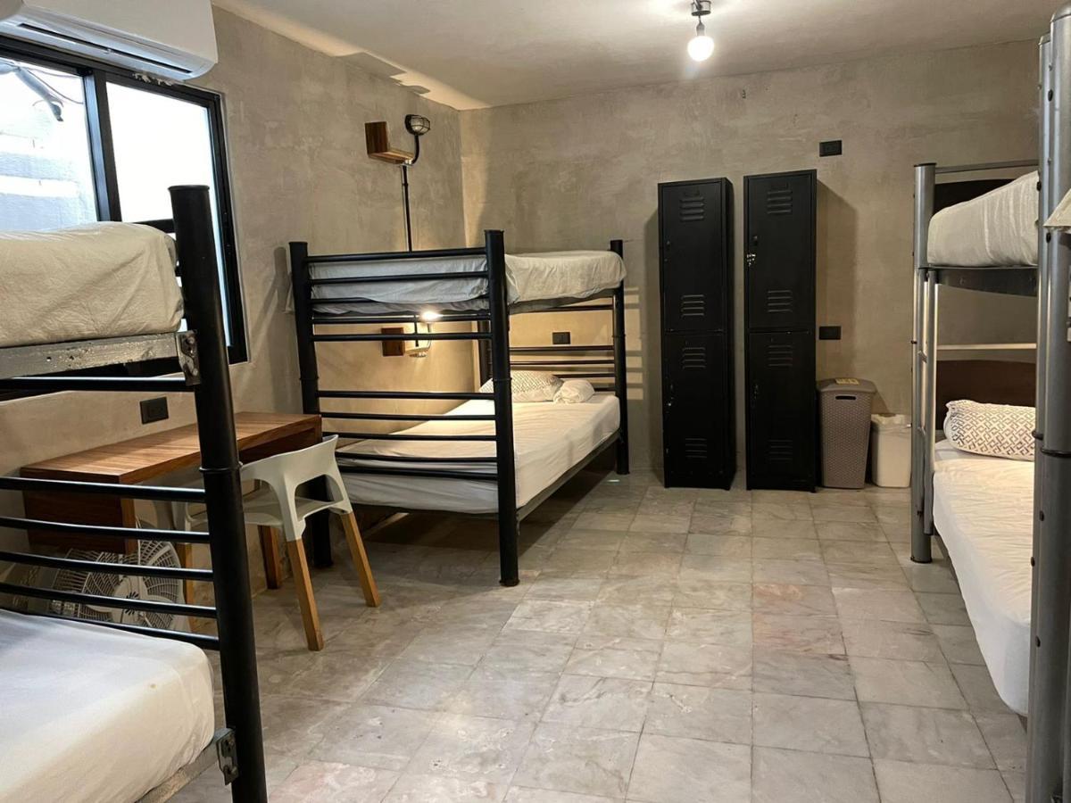 Moloch Hostel & Suites Cancun Ngoại thất bức ảnh