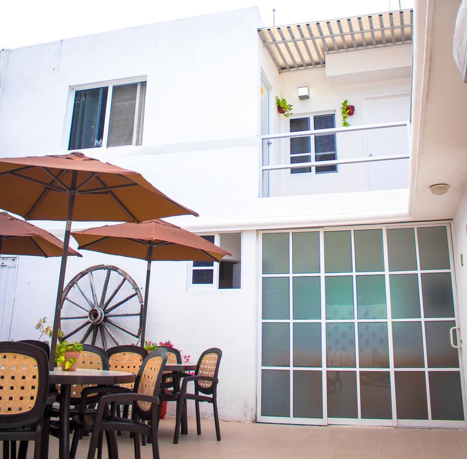 Moloch Hostel & Suites Cancun Ngoại thất bức ảnh