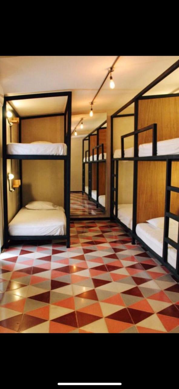 Moloch Hostel & Suites Cancun Ngoại thất bức ảnh