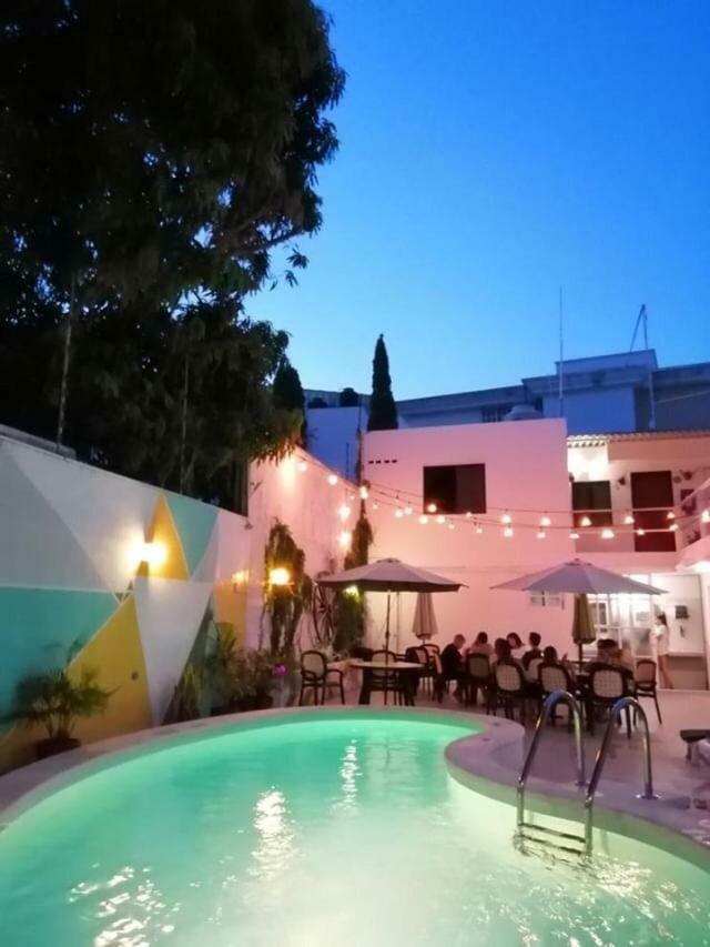 Moloch Hostel & Suites Cancun Ngoại thất bức ảnh